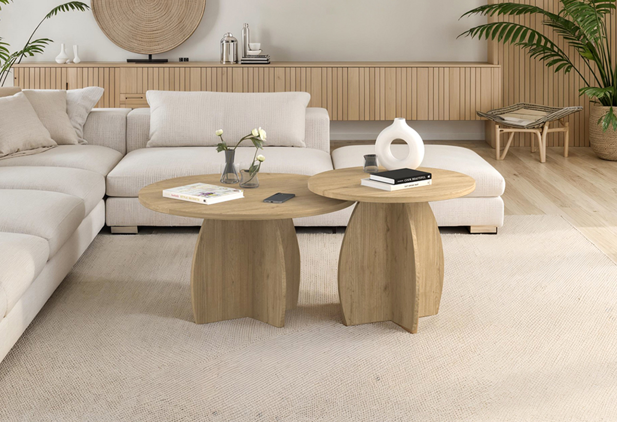 Παρουσιάζεται το σετ σε ένα σαλόνι.